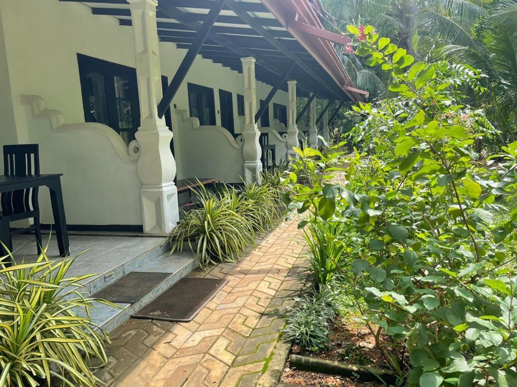 Amron Resort Sigirîya Extérieur photo
